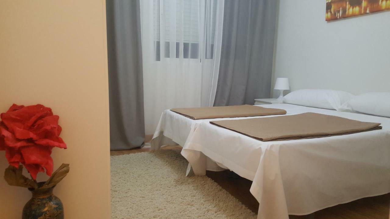Pension Yna Holiday Μάλαγα Εξωτερικό φωτογραφία